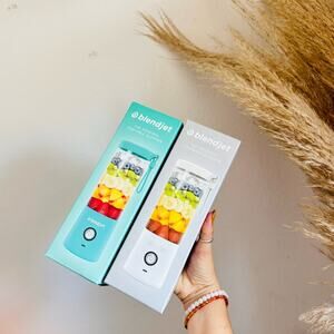 2 NEW BLENDJET Aqua Grey Portable Smoothie Protein Shake Maker Machine Bottle